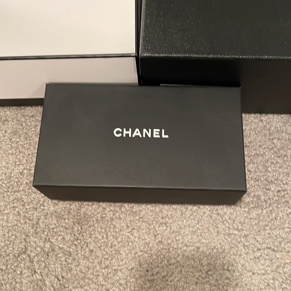 Three boxes - Picture 2 of 6